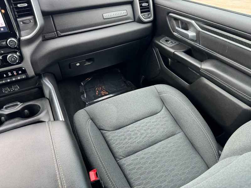 Ram 1500 Vehicle Image 15