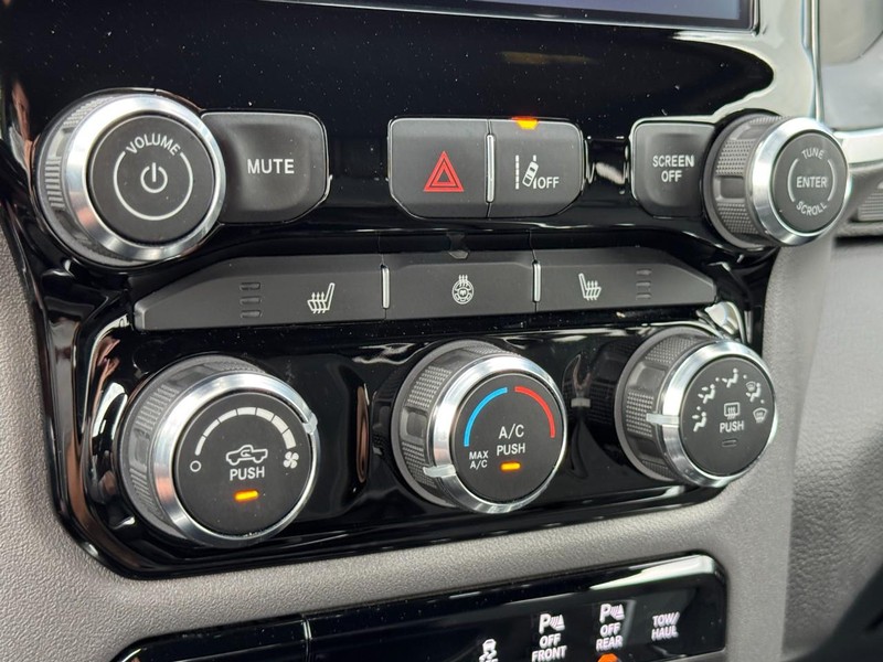 Ram 1500 Vehicle Image 21