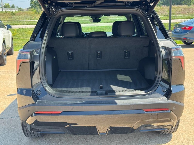 Chevrolet Equinox Vehicle Image 05