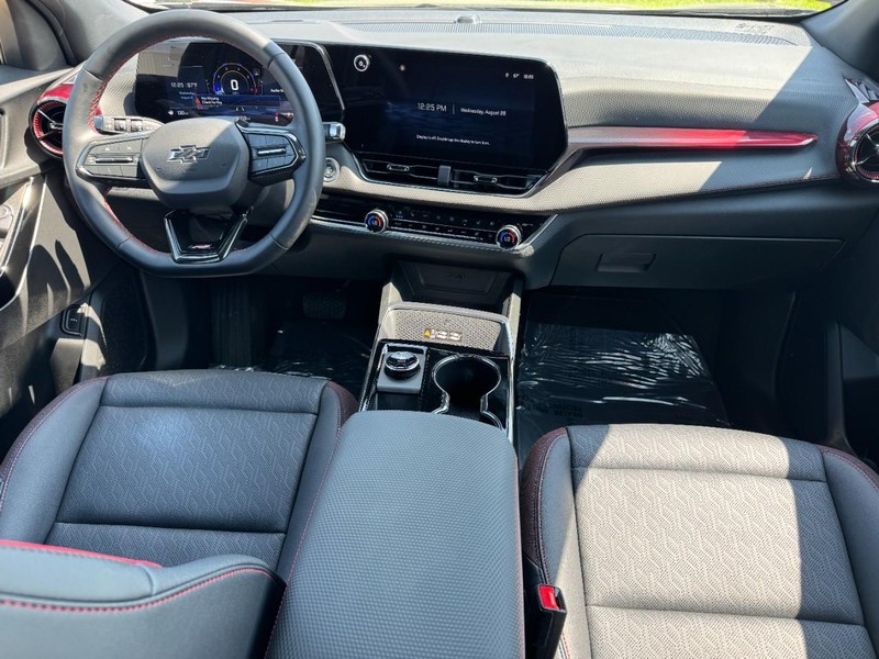 Chevrolet Equinox Vehicle Image 11