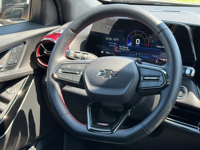 Chevrolet Equinox Vehicle Image 12