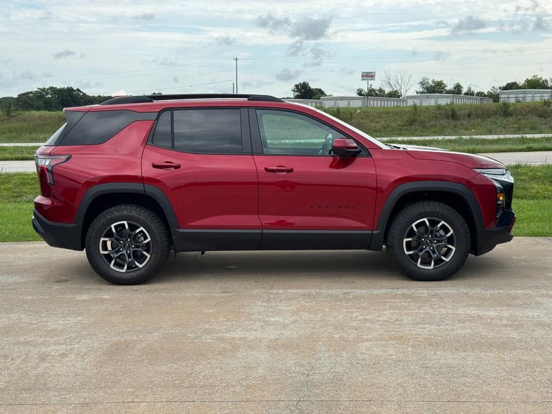 Chevrolet Equinox Vehicle Image 02