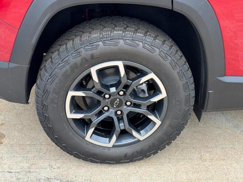 Chevrolet Equinox Vehicle Image 04