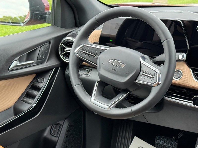 Chevrolet Equinox Vehicle Image 07