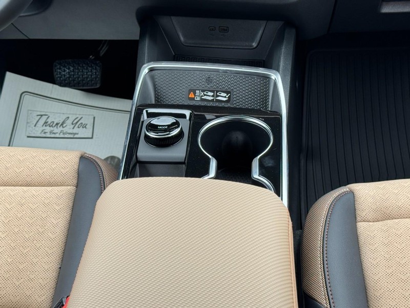 Chevrolet Equinox Vehicle Image 09