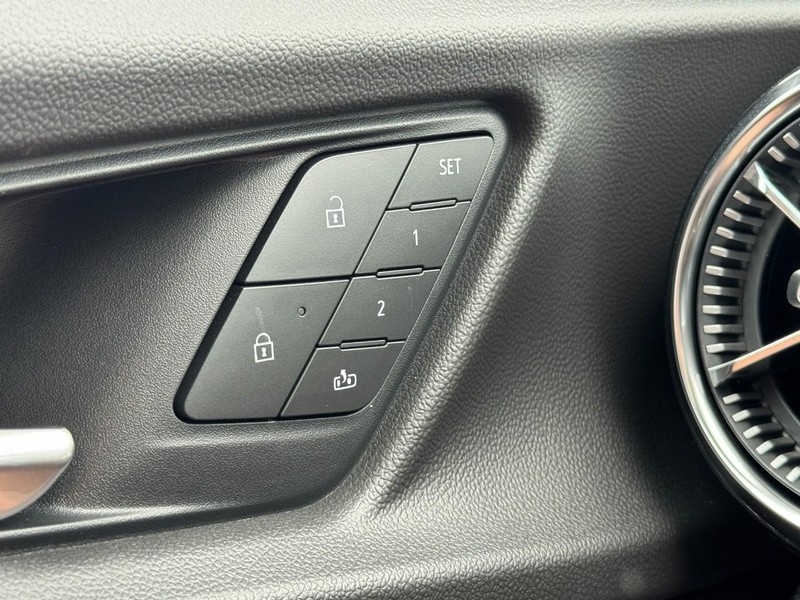 Chevrolet Equinox Vehicle Image 10