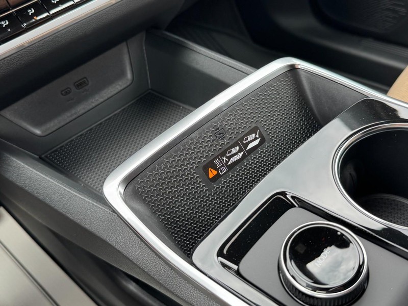 Chevrolet Equinox Vehicle Image 14