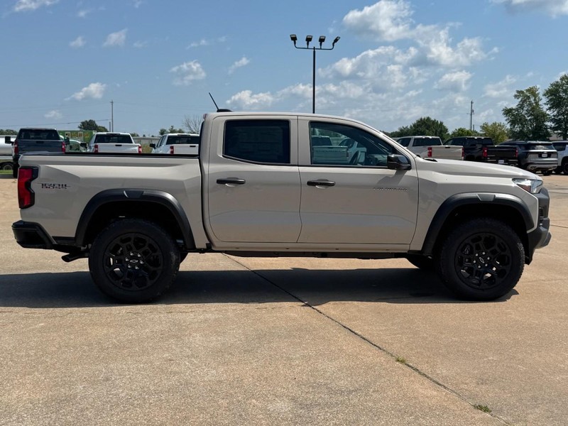 Chevrolet Colorado Vehicle Image 02