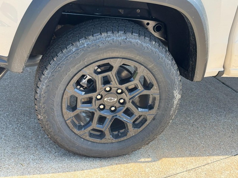 Chevrolet Colorado Vehicle Image 04