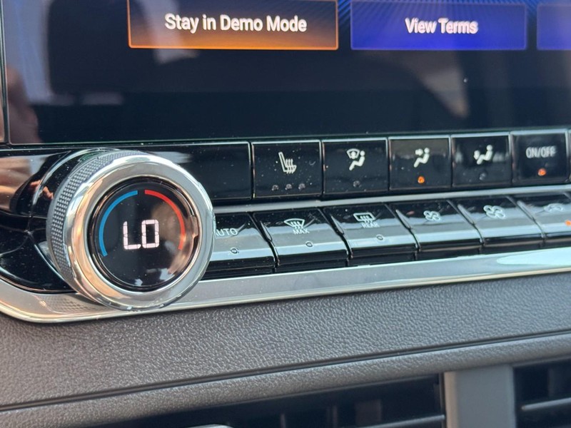 Chevrolet Colorado Vehicle Image 13