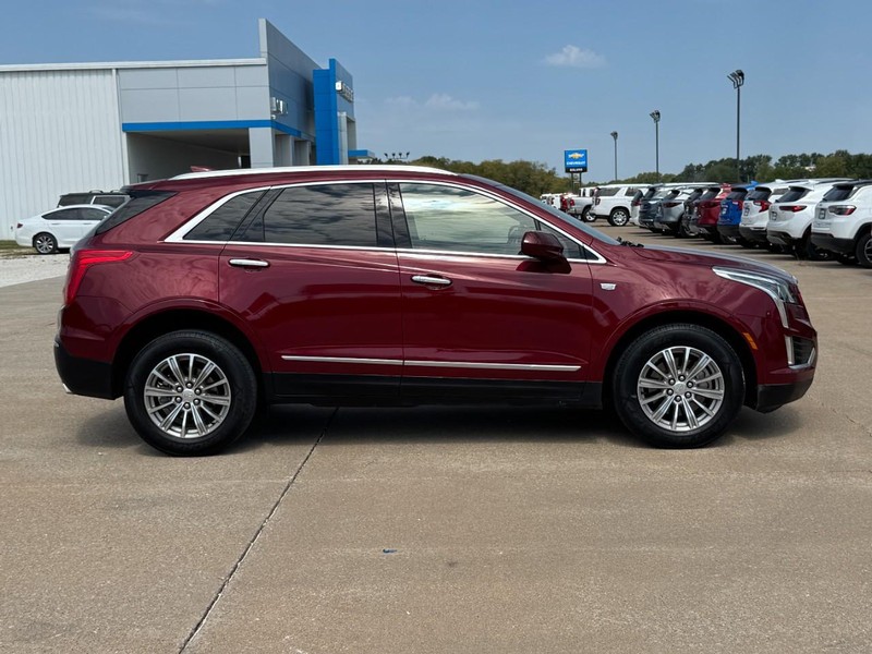 Cadillac XT5 Vehicle Image 02