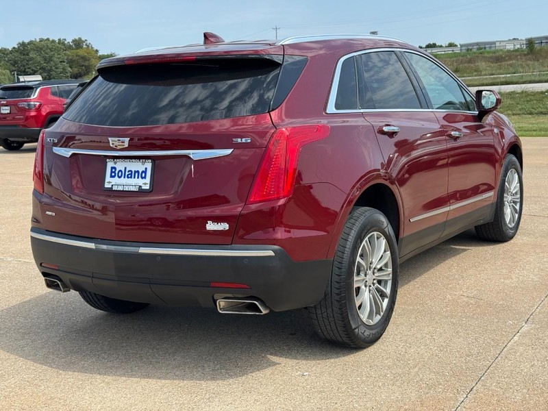 Cadillac XT5 Vehicle Image 03
