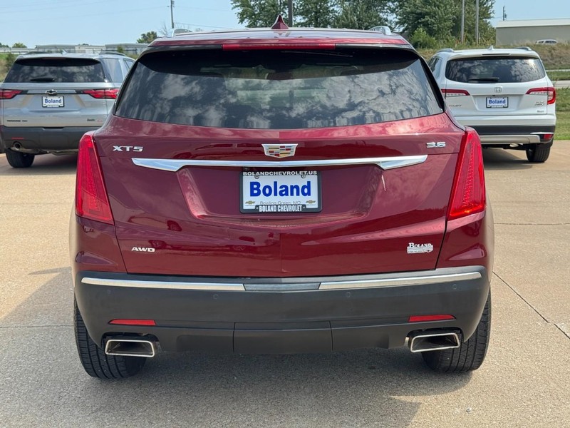 Cadillac XT5 Vehicle Image 04