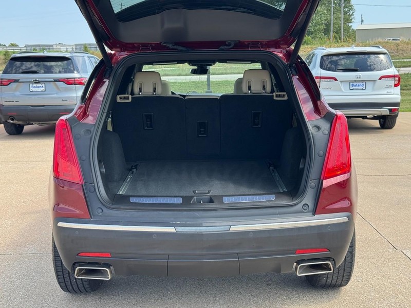 Cadillac XT5 Vehicle Image 05