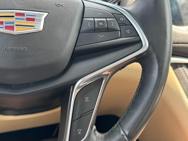 Cadillac XT5 Vehicle Image 18