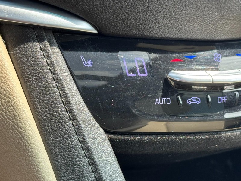 Cadillac XT5 Vehicle Image 20