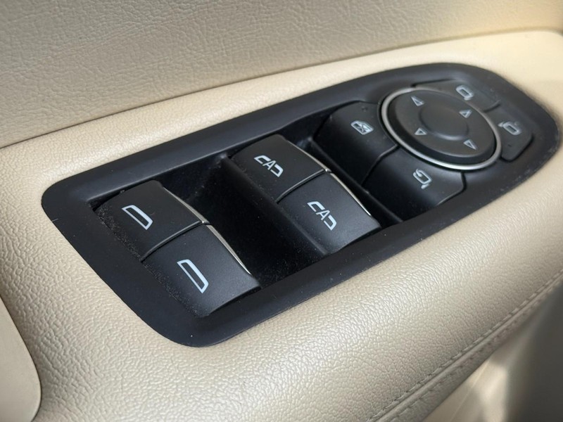 Cadillac XT5 Vehicle Image 23