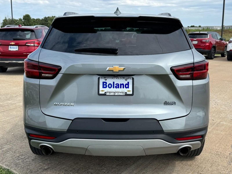 Chevrolet Blazer Vehicle Image 04