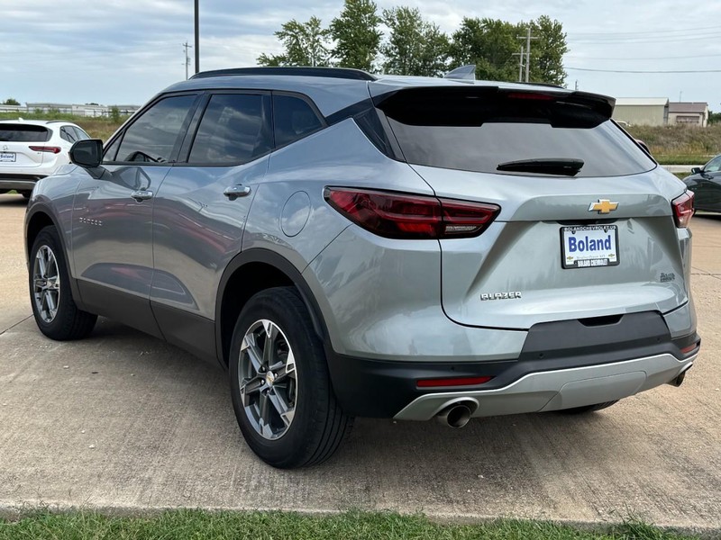 Chevrolet Blazer Vehicle Image 06