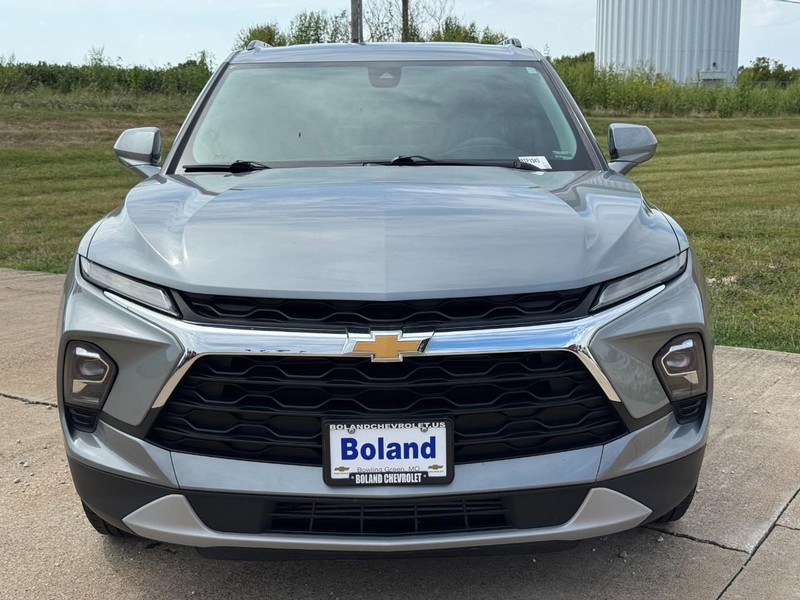 Chevrolet Blazer Vehicle Image 09