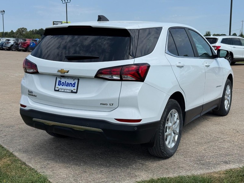 Chevrolet Equinox Vehicle Full-screen Gallery Image 03