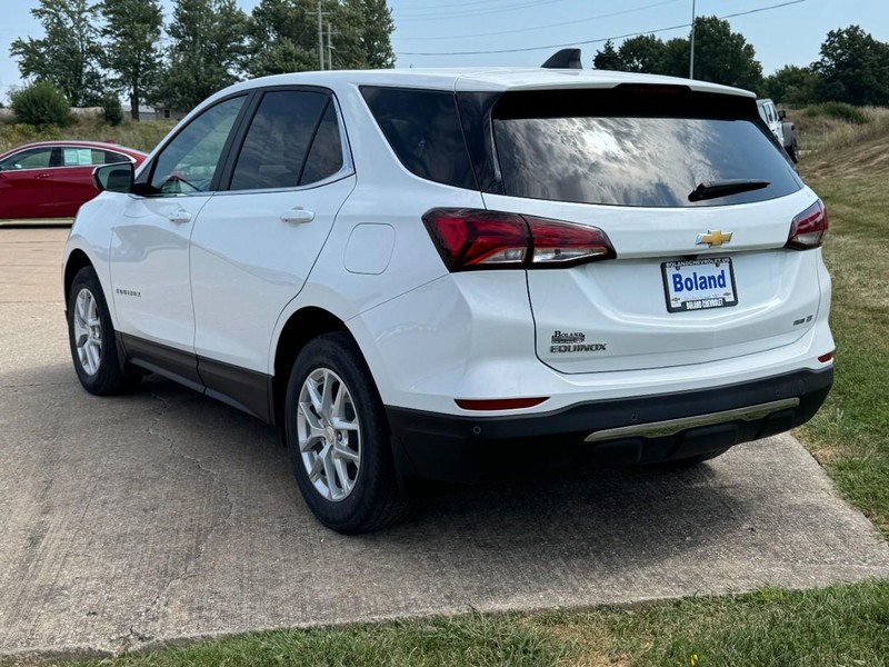 Chevrolet Equinox Vehicle Full-screen Gallery Image 06