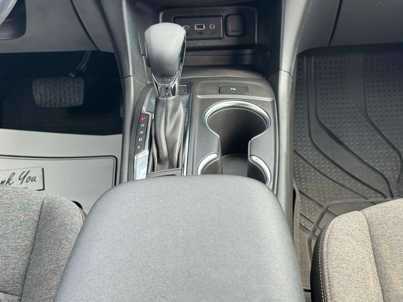 Chevrolet Equinox Vehicle Full-screen Gallery Image 14