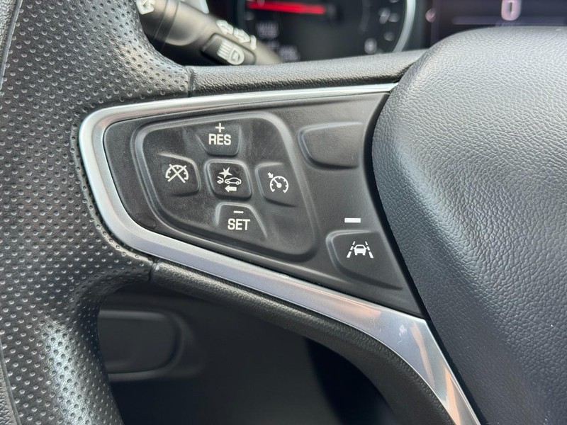 Chevrolet Equinox Vehicle Full-screen Gallery Image 16