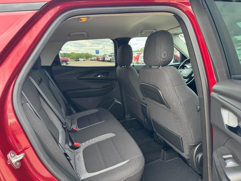 Chevrolet TrailBlazer Vehicle Image 10
