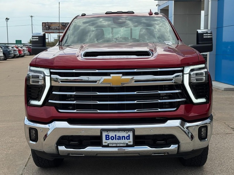 Chevrolet Silverado 2500HD Vehicle Image 09