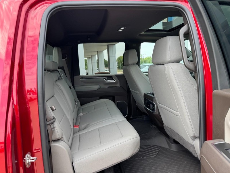 Chevrolet Silverado 2500HD Vehicle Image 10