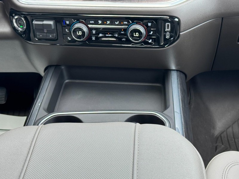 Chevrolet Silverado 2500HD Vehicle Image 14