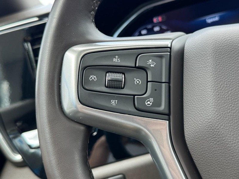 Chevrolet Silverado 2500HD Vehicle Image 17