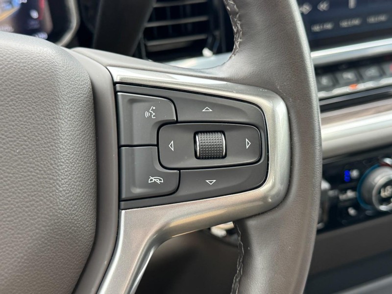 Chevrolet Silverado 2500HD Vehicle Image 18