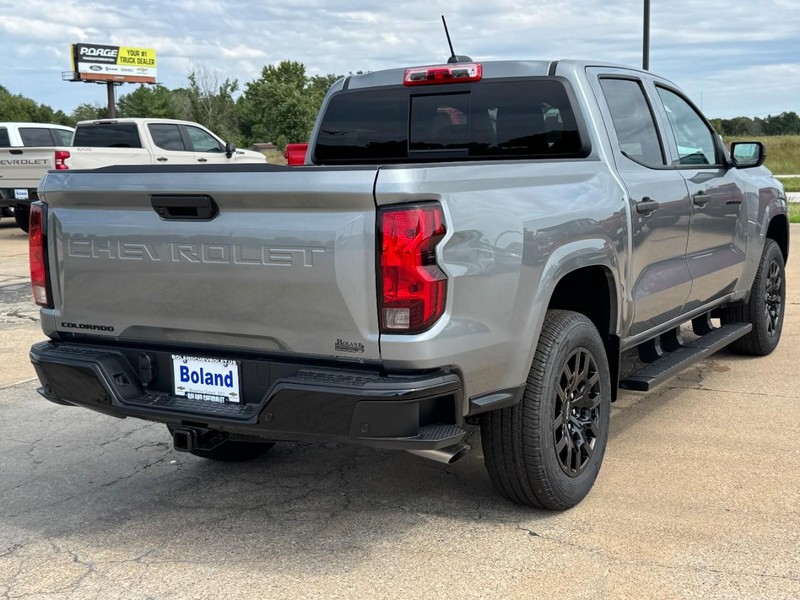 Chevrolet Colorado Vehicle Image 03