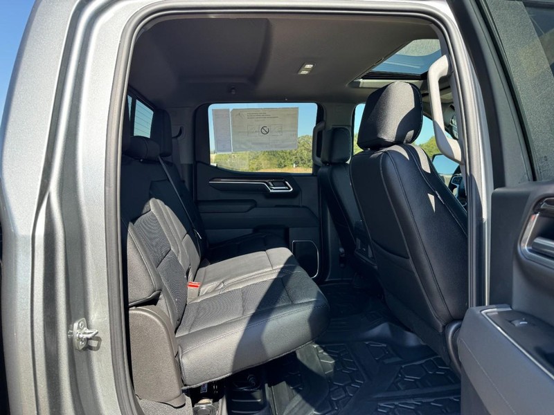 Chevrolet Silverado 1500 Vehicle Image 05
