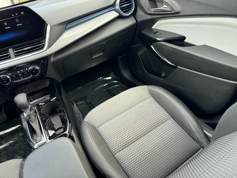 Chevrolet Trax Vehicle Image 15