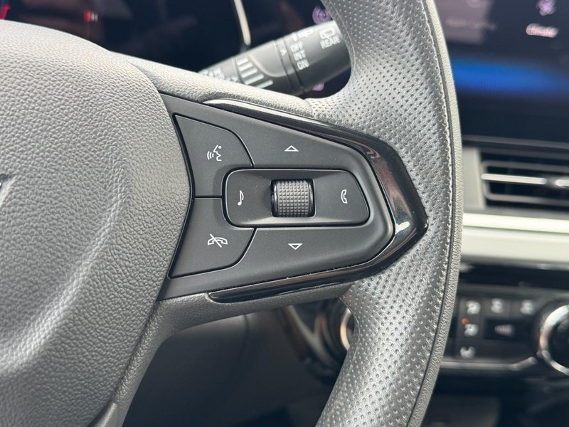 Chevrolet Trax Vehicle Image 17