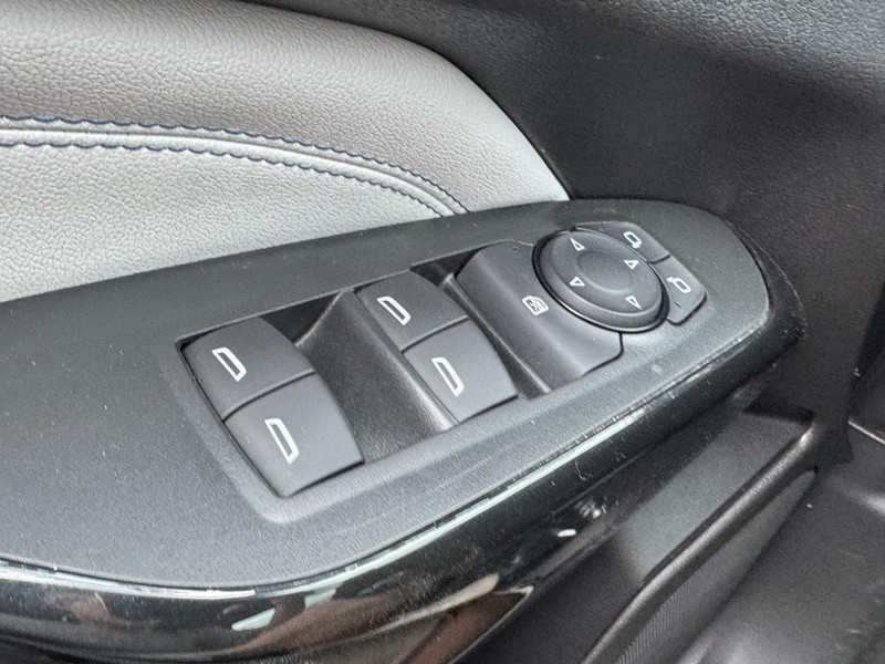 Chevrolet Trax Vehicle Image 21