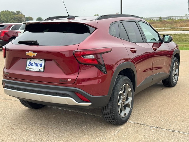 Chevrolet Trax Vehicle Image 03