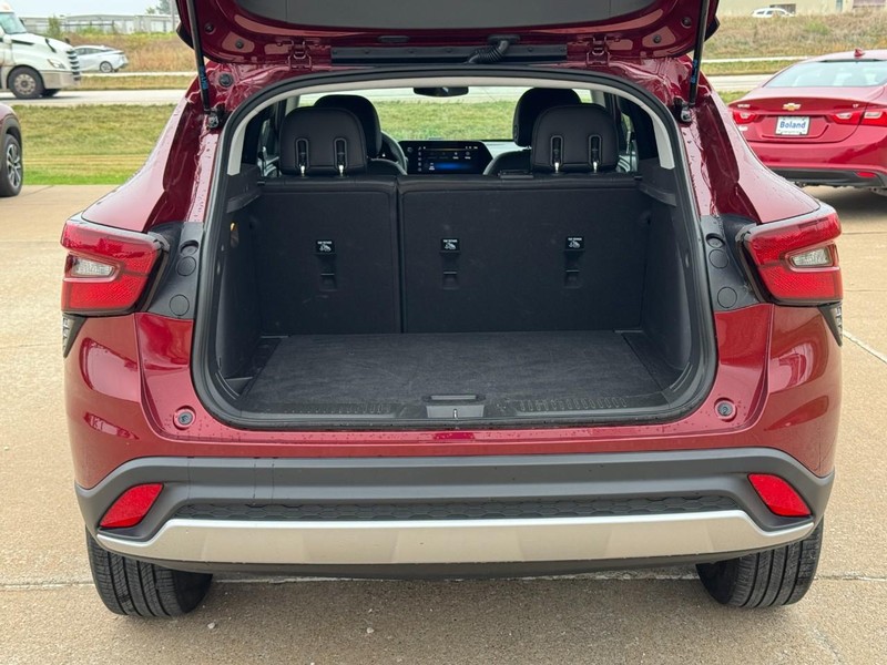Chevrolet Trax Vehicle Image 05
