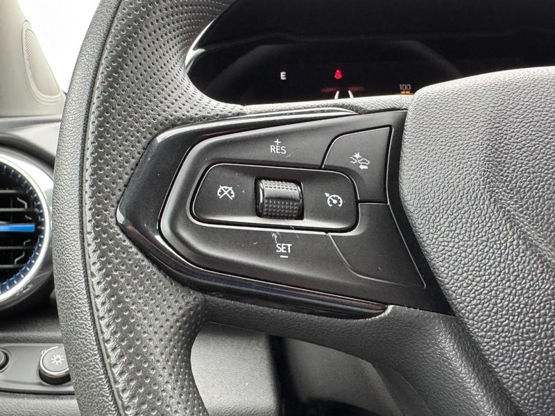 Chevrolet Trax Vehicle Image 16