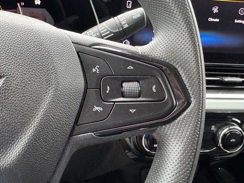 Chevrolet Trax Vehicle Image 17