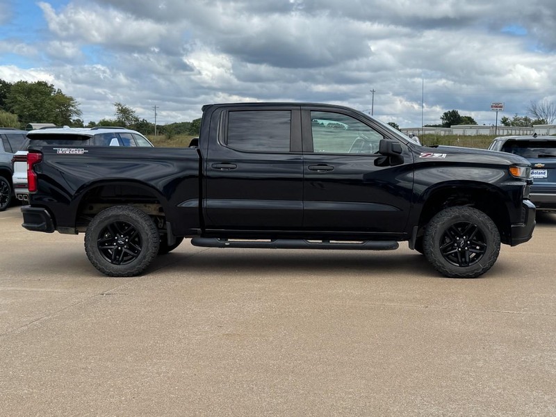 Chevrolet Silverado 1500 Vehicle Image 02