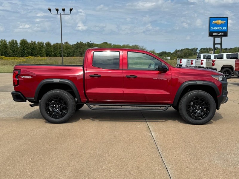 Chevrolet Colorado Vehicle Image 02
