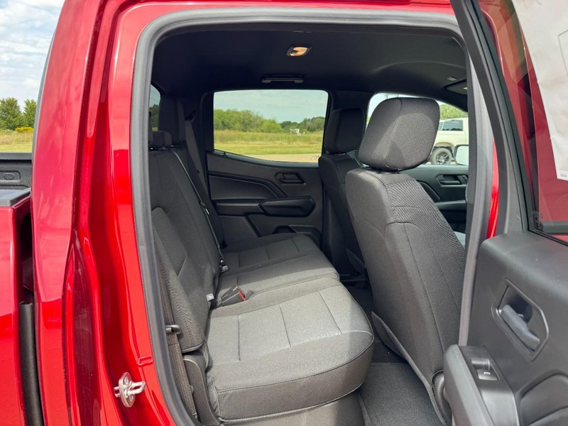 Chevrolet Colorado Vehicle Image 05