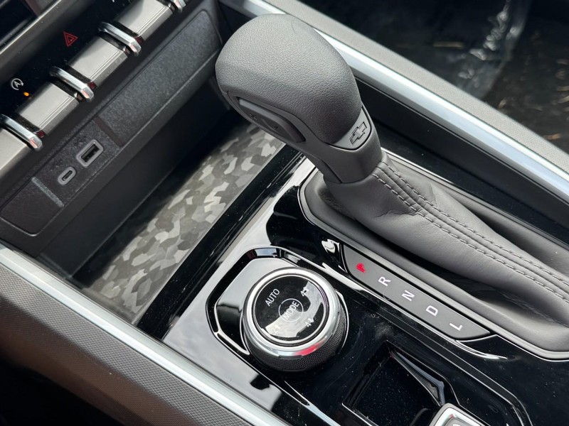 Chevrolet Colorado Vehicle Image 12
