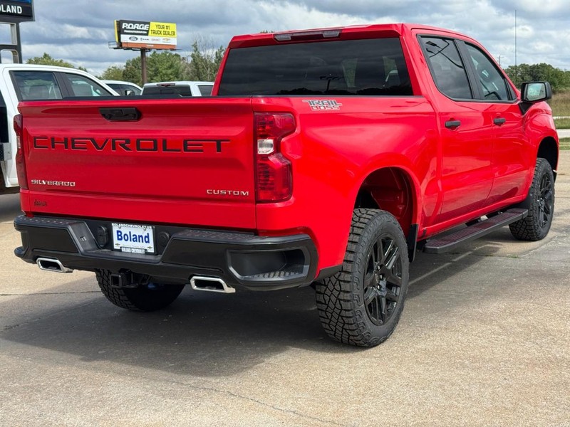 Chevrolet Silverado 1500 Vehicle Image 03