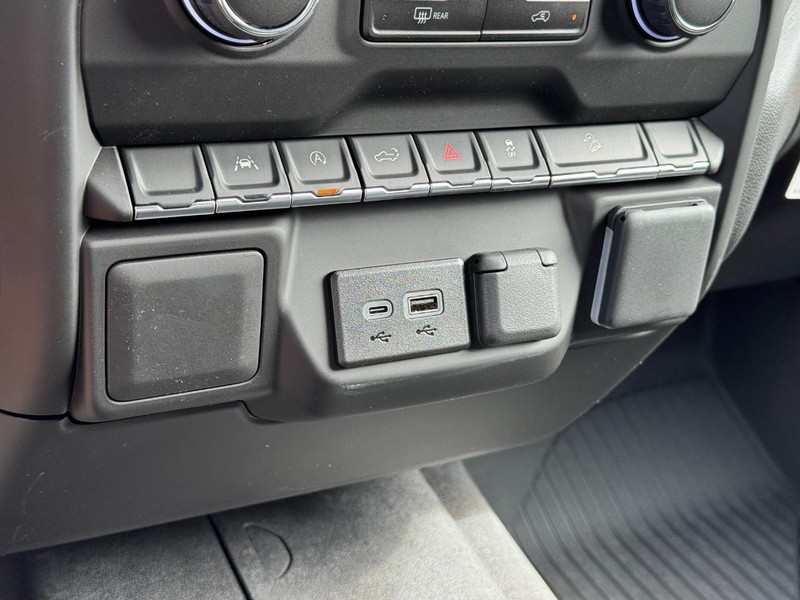 Chevrolet Silverado 1500 Vehicle Image 11
