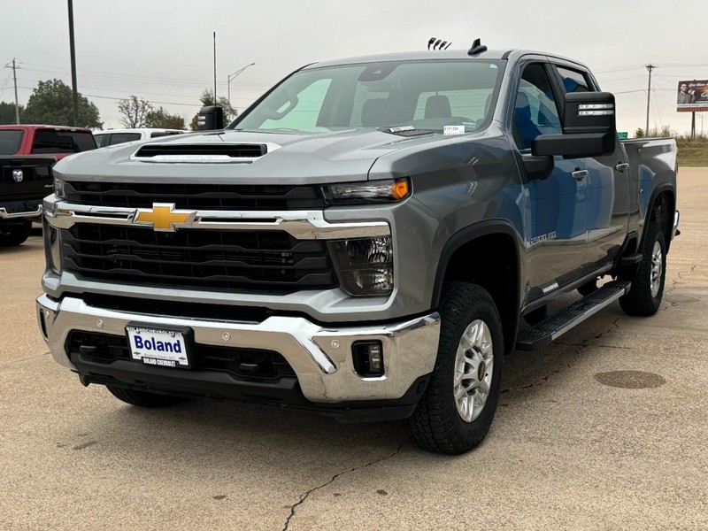 Chevrolet Silverado 2500HD Vehicle Full-screen Gallery Image 08